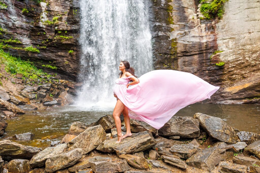 waterfall maternity session at Looking Glass Falls