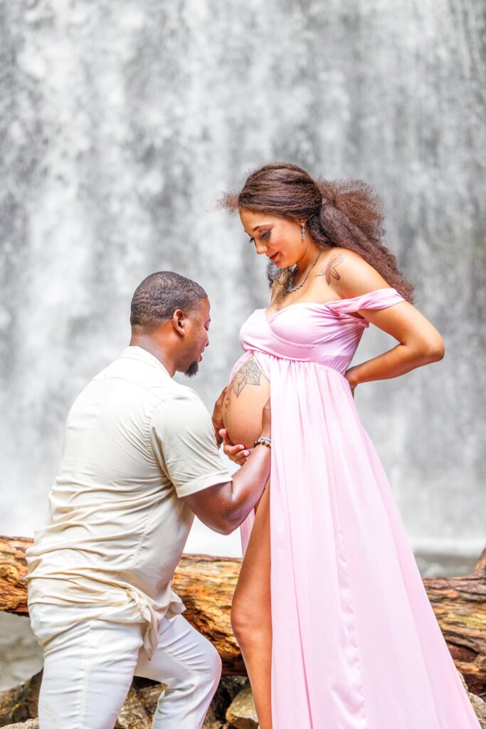waterfall maternity session at Looking Glass Falls