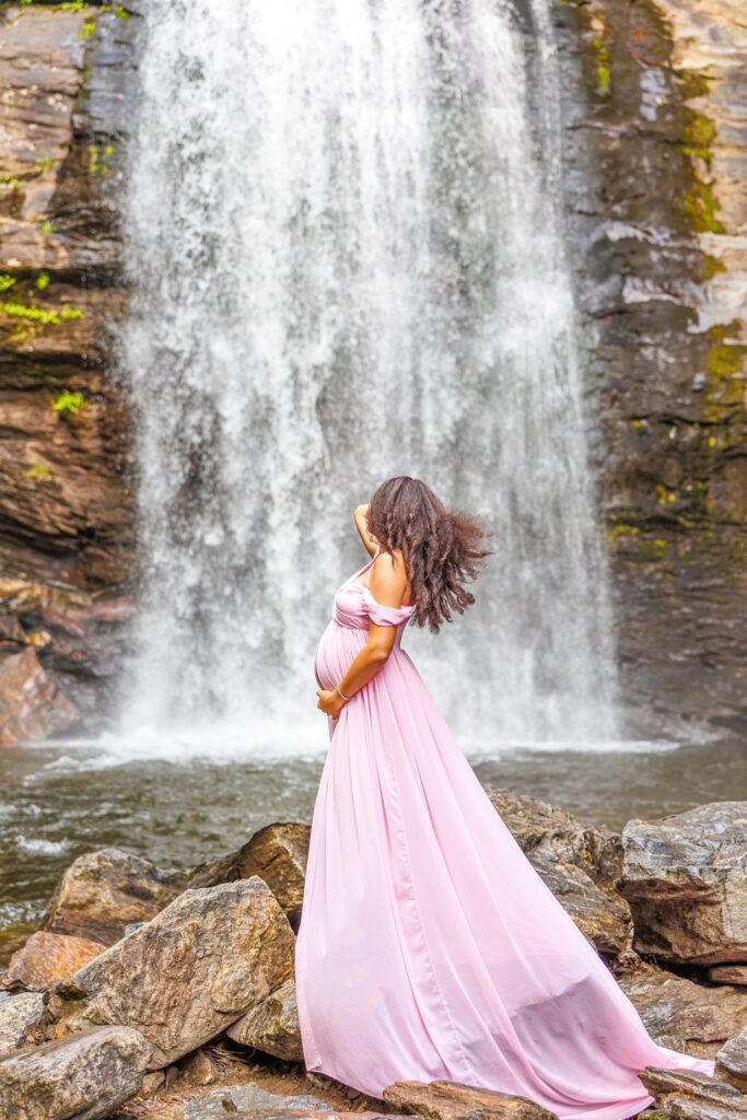 waterfall maternity session at Looking Glass Falls
