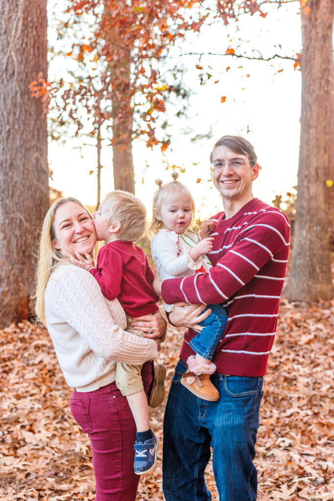 fall family session at lake johnson