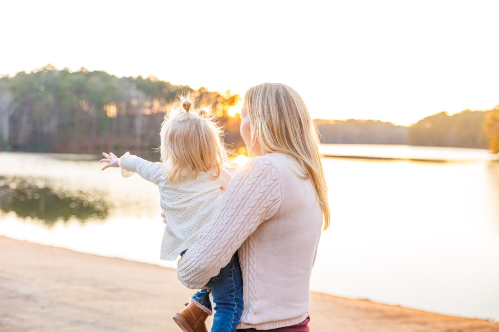 fall family session at lake johnson