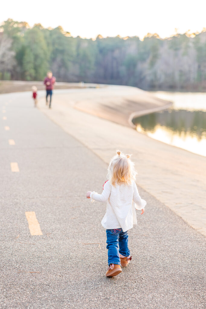 fall family session at lake johnson