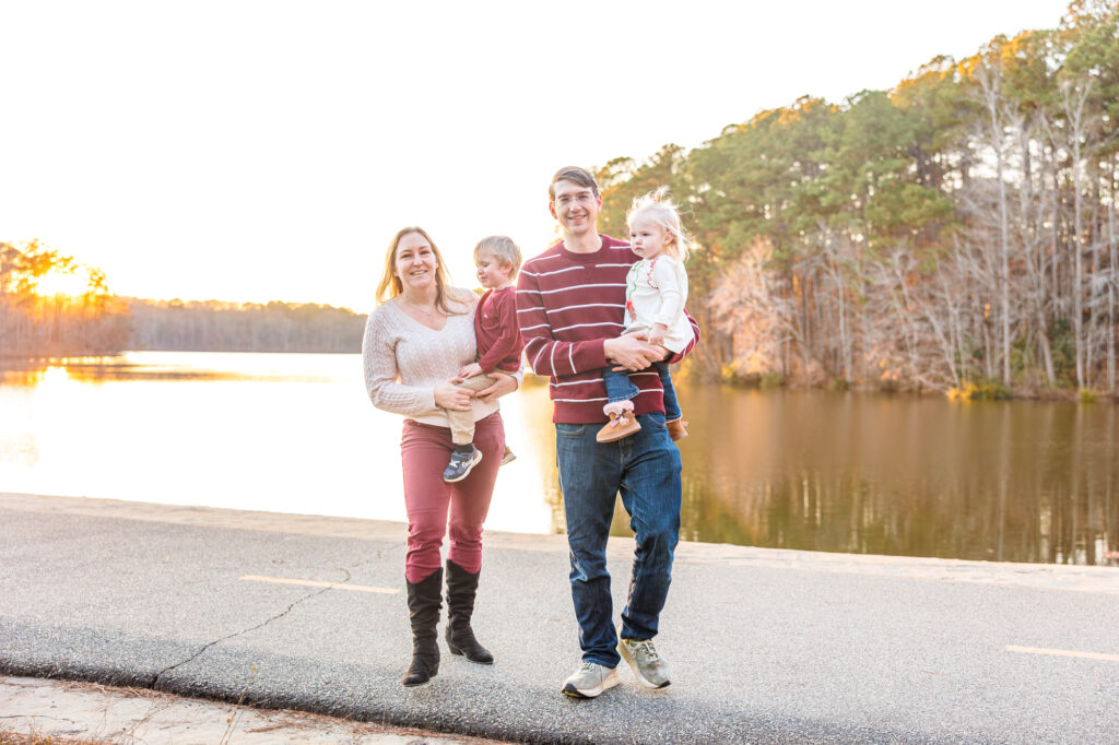 fall family session at lake johnson