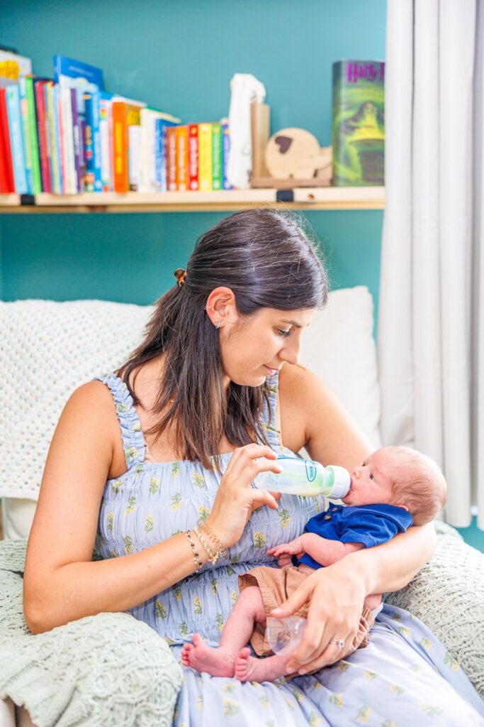 Celebrate the sweetness of those first days at home with an in-home newborn photography session featuring the Sisco family.