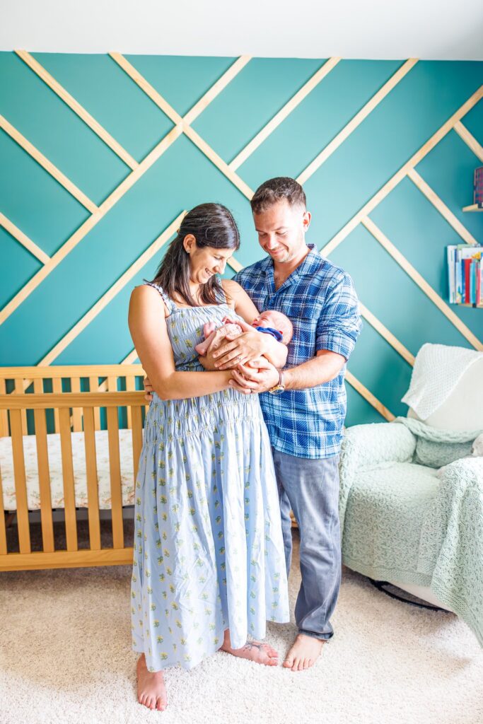 Celebrate the sweetness of those first days at home with an in-home newborn photography session featuring the Sisco family.