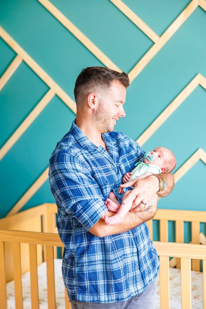 Celebrate the sweetness of those first days at home with an in-home newborn photography session featuring the Sisco family.