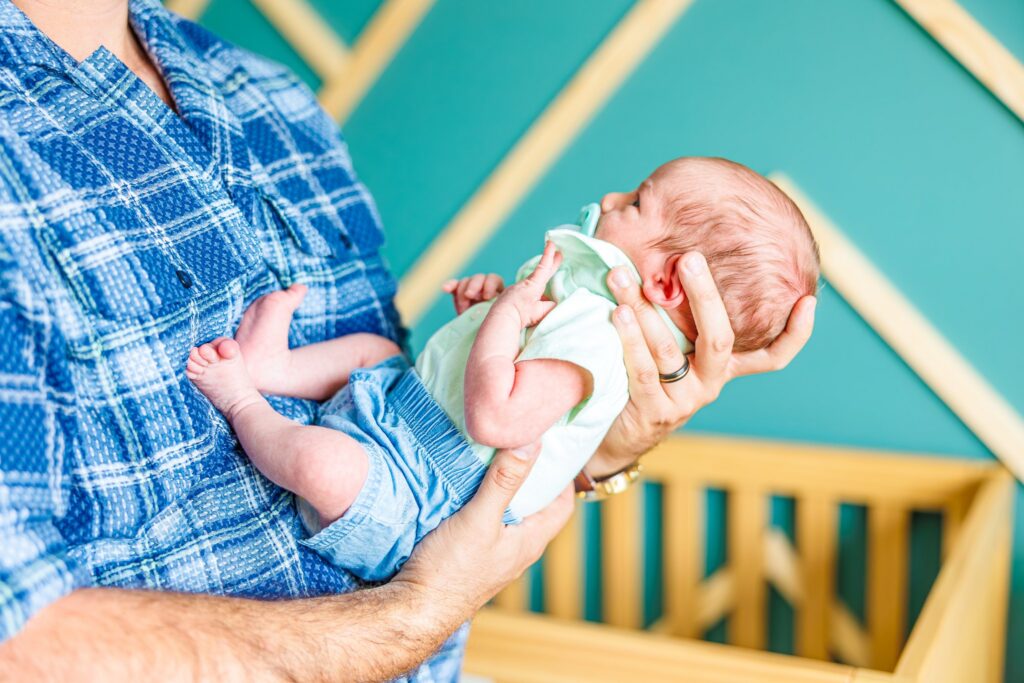 Celebrate the sweetness of those first days at home with an in-home newborn photography session featuring the Sisco family.