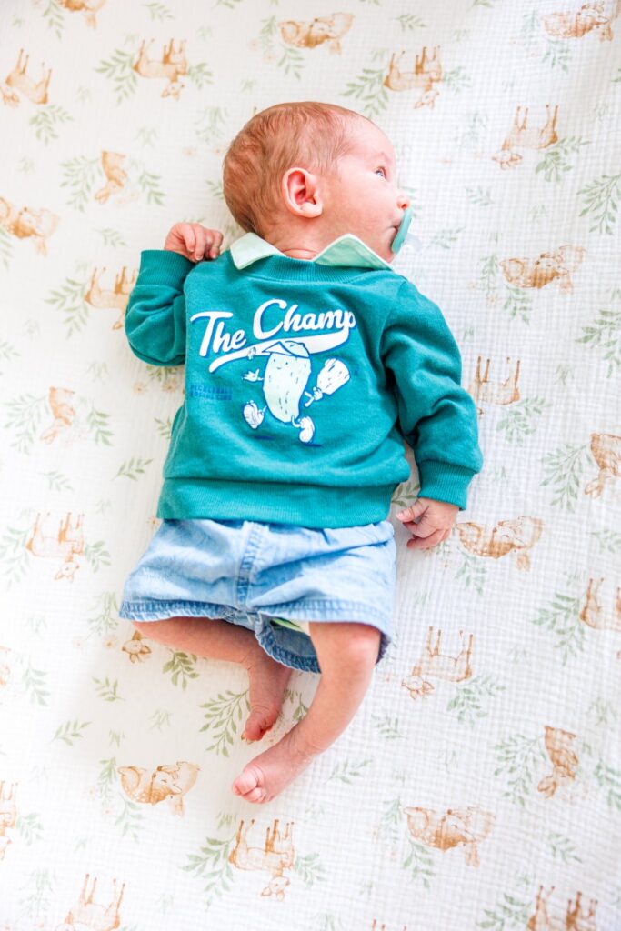 Celebrate the sweetness of those first days at home with an in-home newborn photography session featuring the Sisco family.